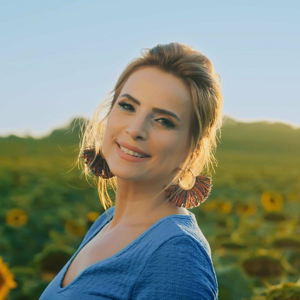 Ayşen Birgör 2022 Hatırım Kaldı (EP)