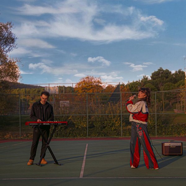 Melis Fis 2024 Bi Piyano Bi Vokal (Albüm)